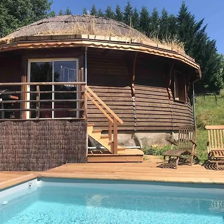 Maison Ronde Atypique En Bois