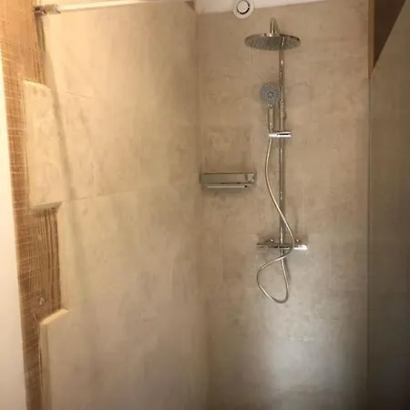 Holiday home Maison Ronde Atypique En Bois *
